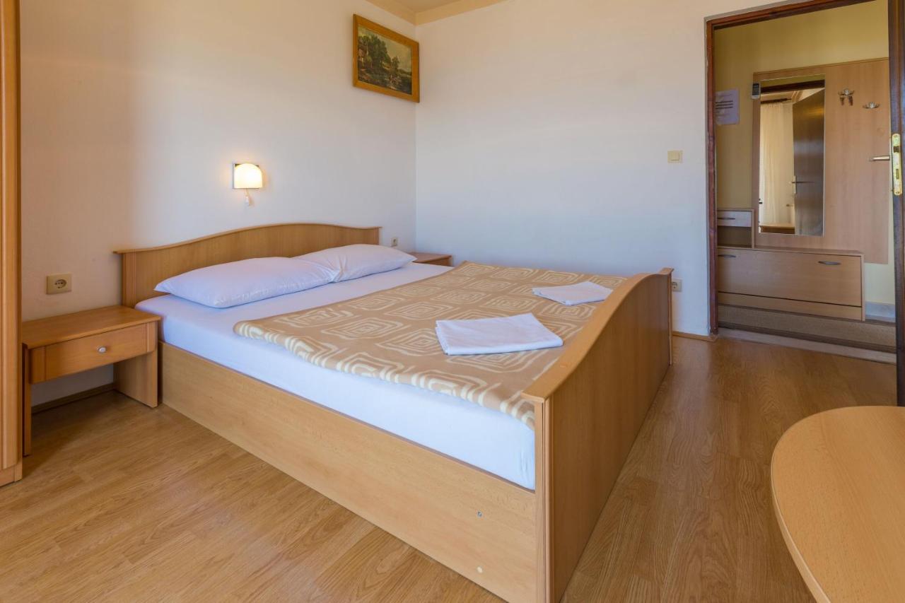 Apartments Matilda Dramalj Bagian luar foto