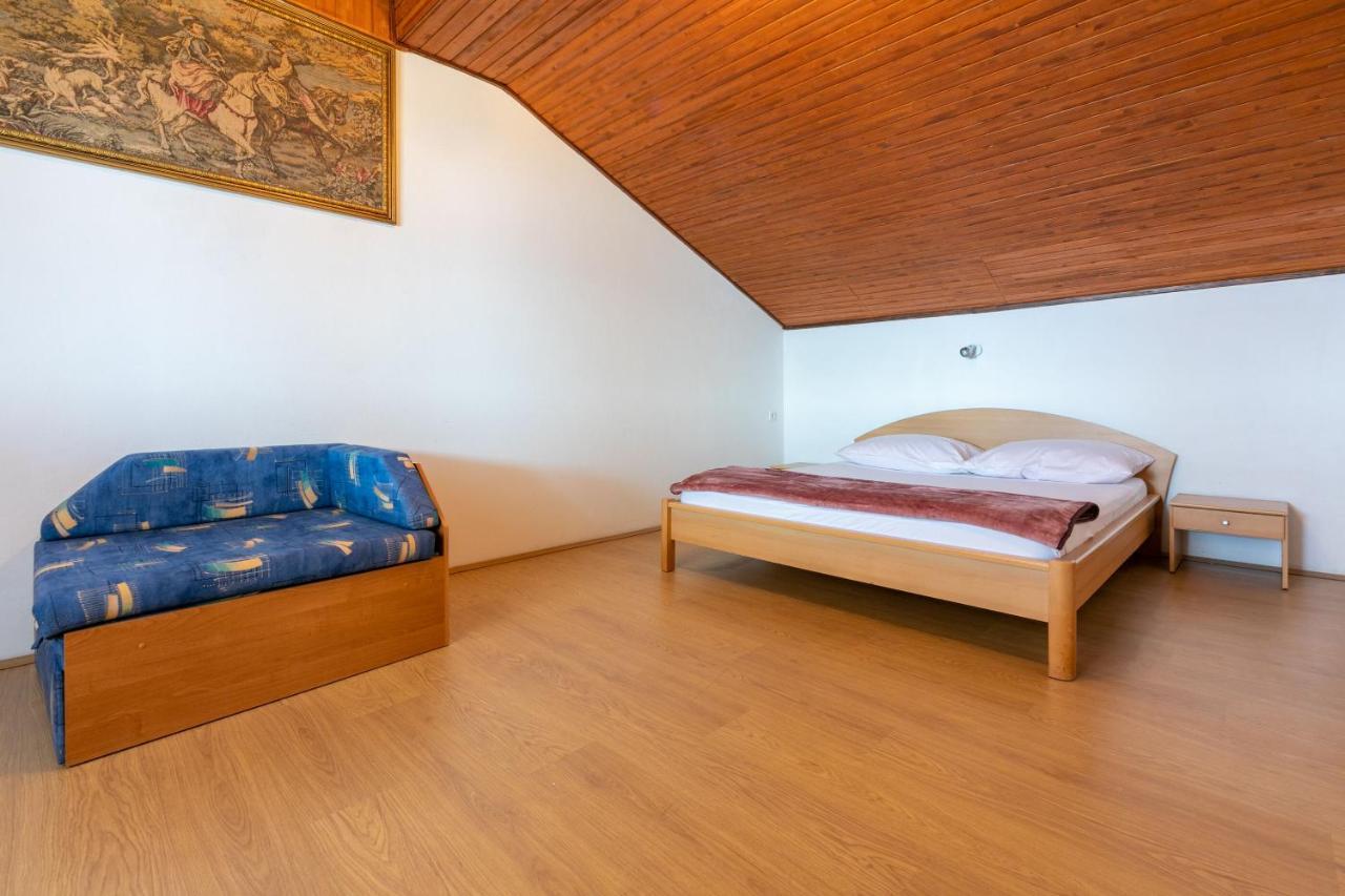 Apartments Matilda Dramalj Bagian luar foto