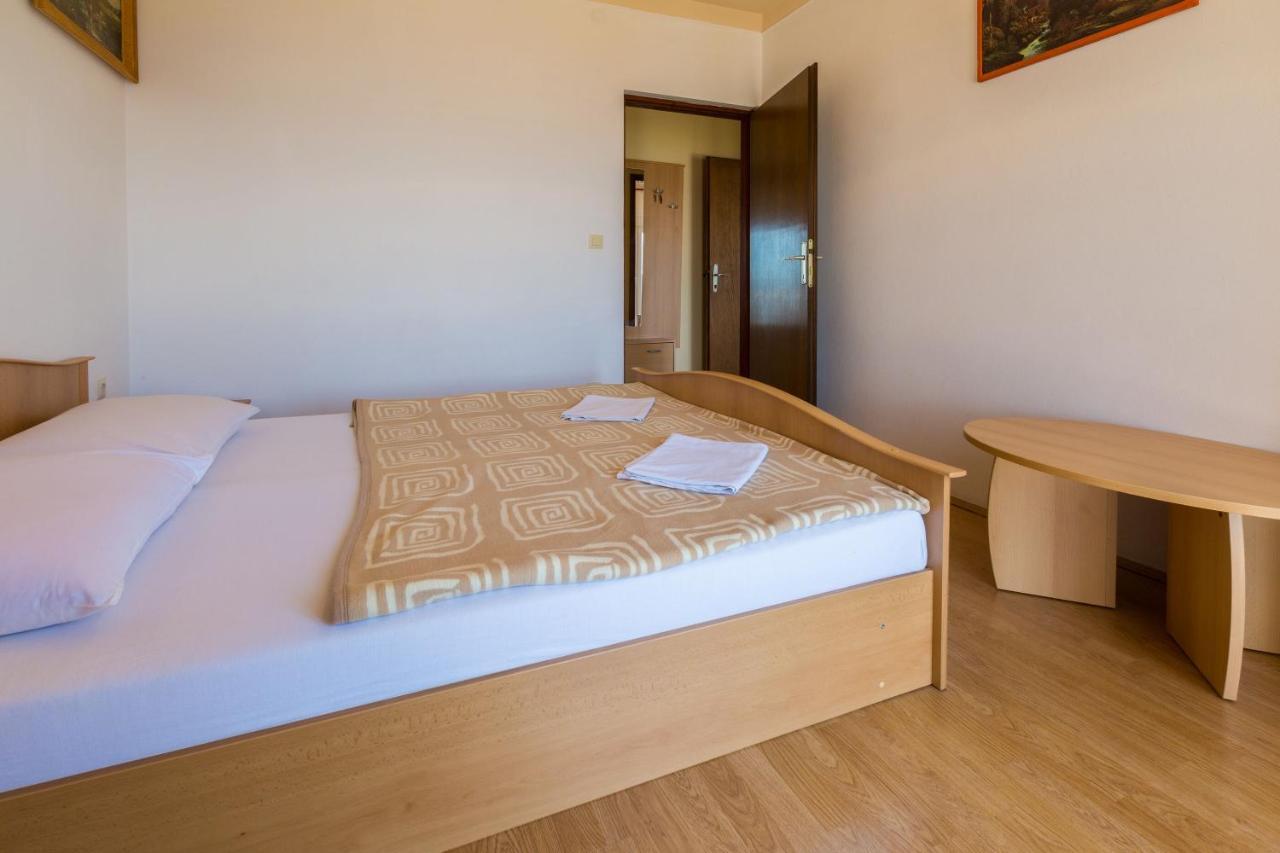 Apartments Matilda Dramalj Bagian luar foto