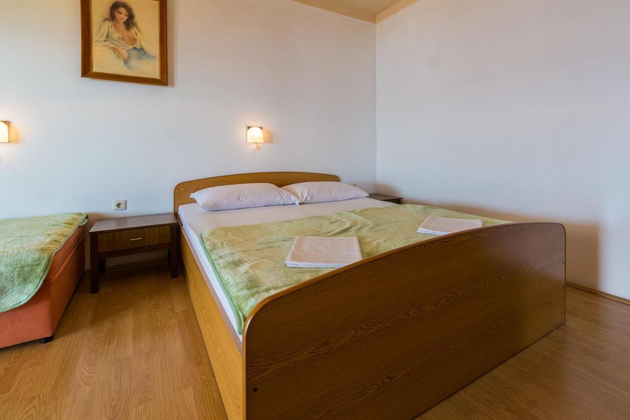 Apartments Matilda Dramalj Bagian luar foto